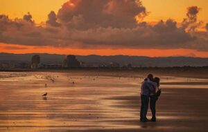 Read more about the article Cheek kiss with best escorts in Aerocity