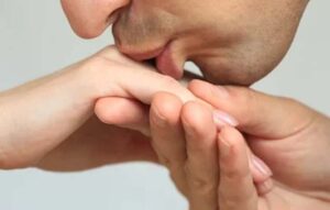 Read more about the article Hand Kiss with best escorts in Aerocity