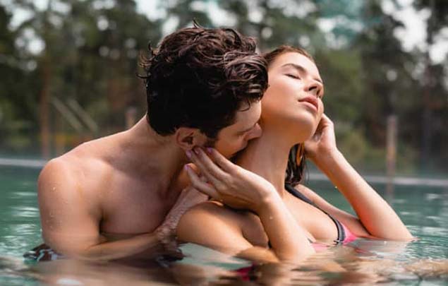 Neck Kiss with best escorts in Aerocity